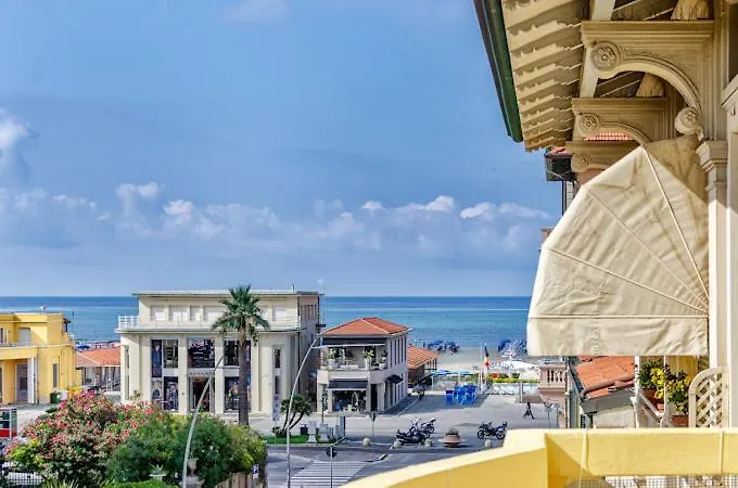***  Hotel Playa Viareggio Italia