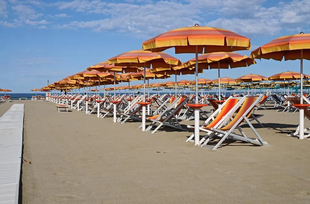 Hotel Playa Viareggio 3*,